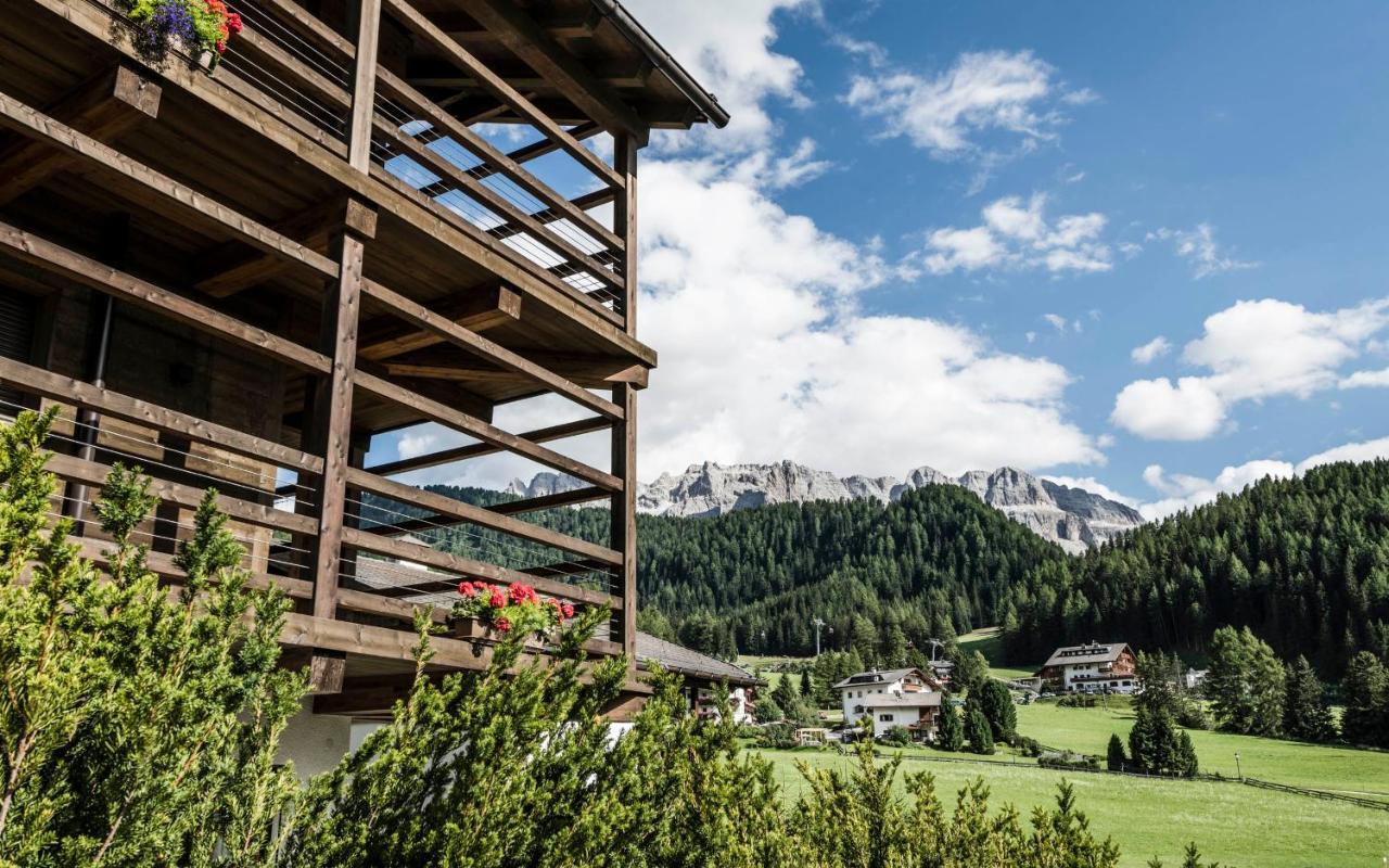 Cadepunt The Dolomites Lodge Selva di Val Gardena Exterior photo